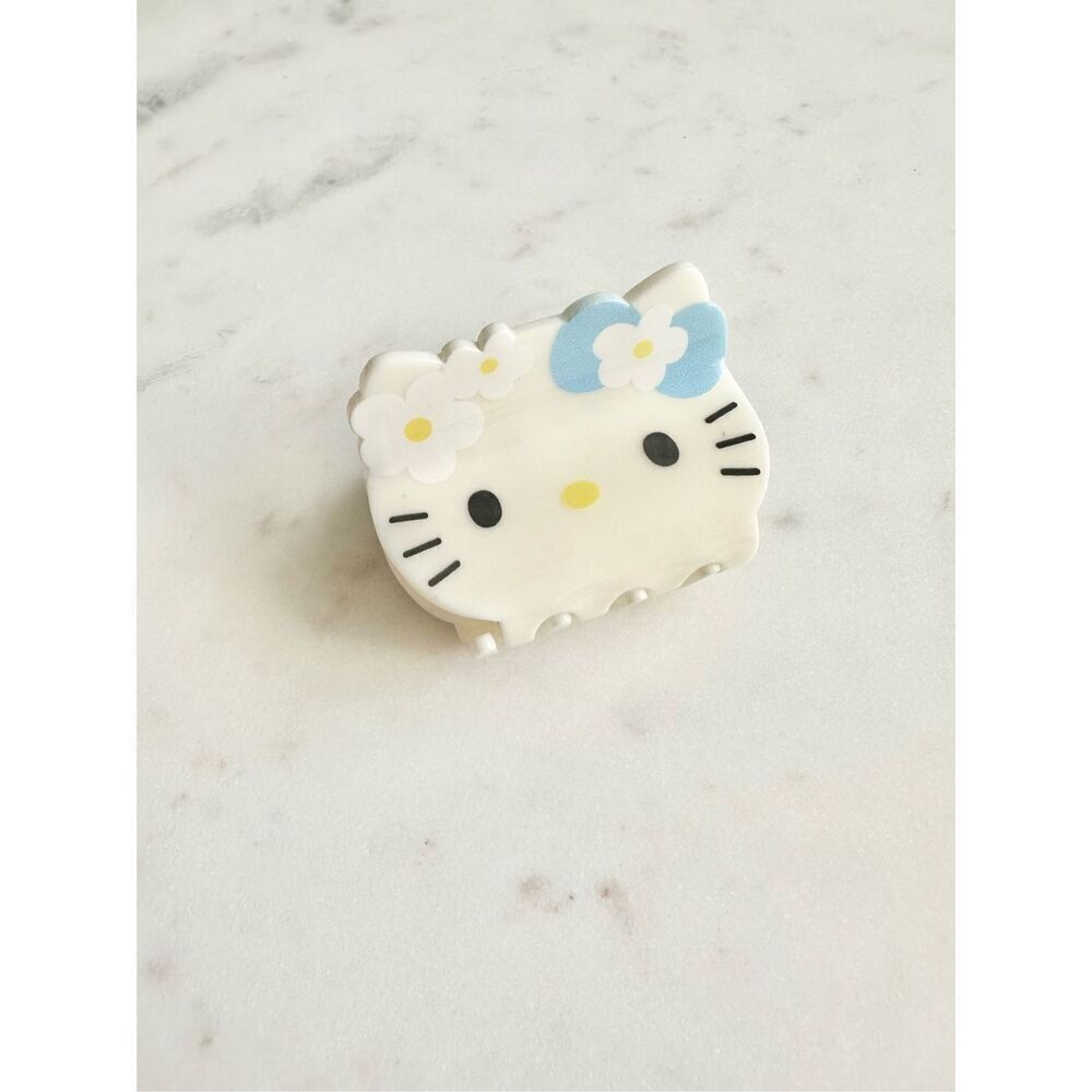 Cute Hello Kitty with blue bow and flowers hair claw - Picture 2 of 4
